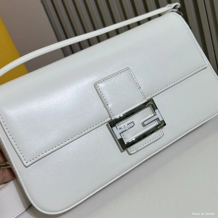 Affordable HOT Fendi Tiffany In White Baguette Smooth Bag Medium Leather 0804
